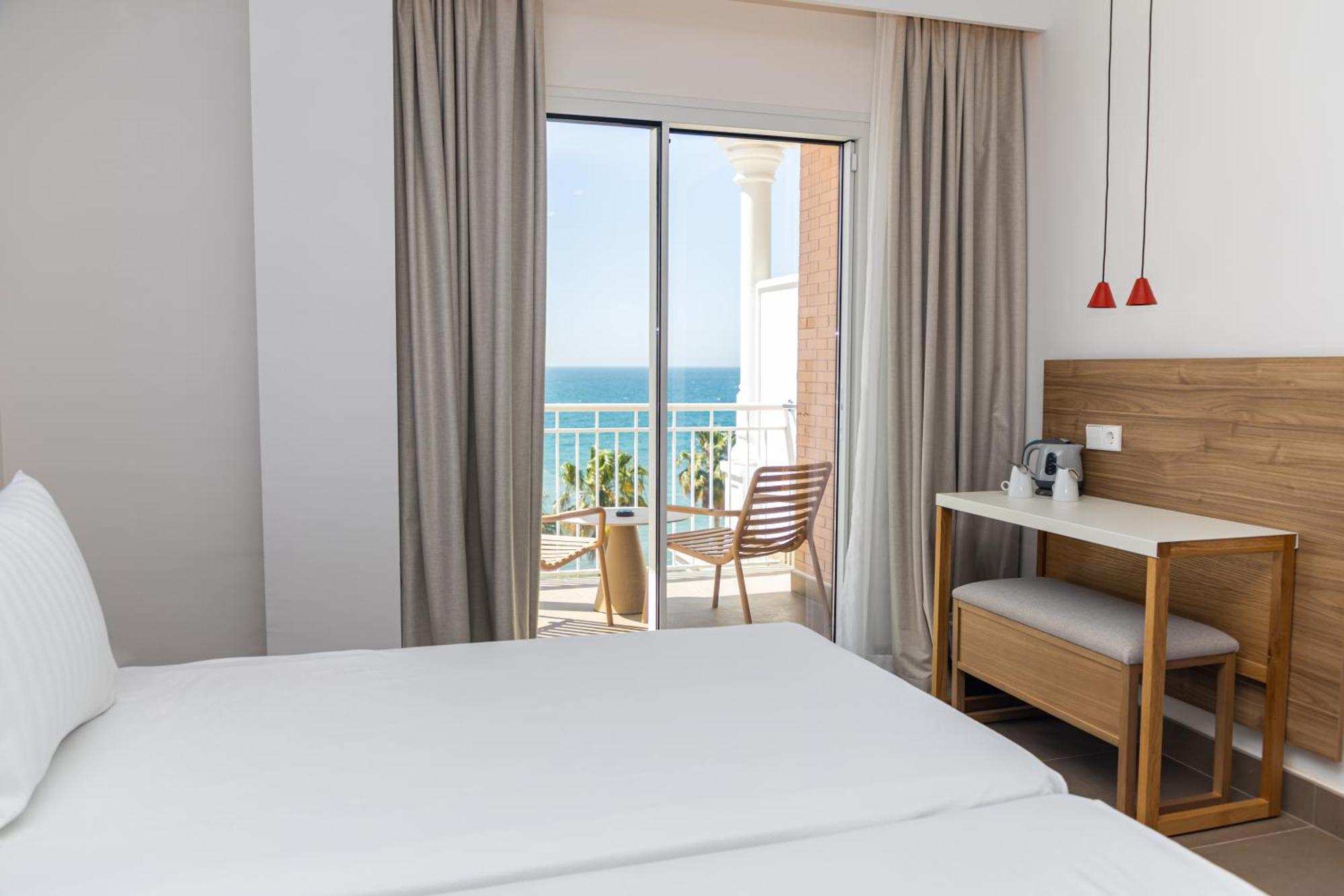 Perla Marina Ξενοδοχείο Nerja Εξωτερικό φωτογραφία